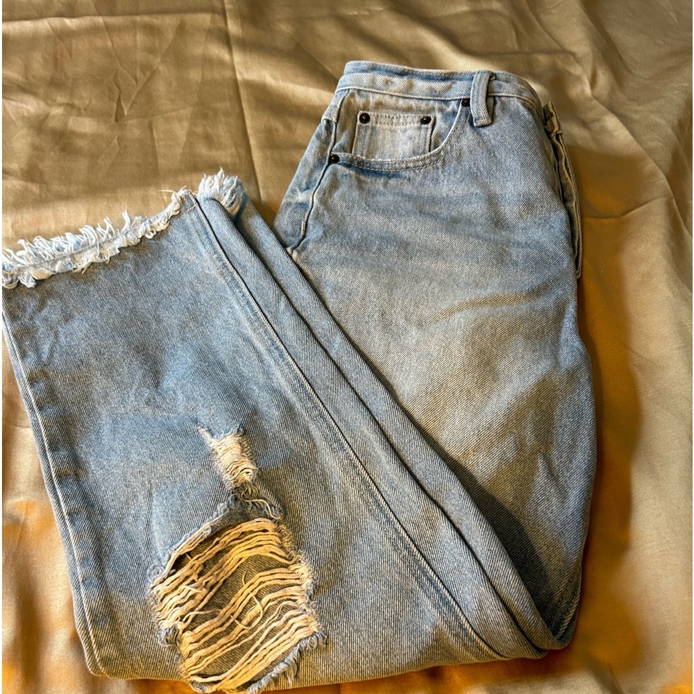 Oneill light wash distressed jeans size 8/29